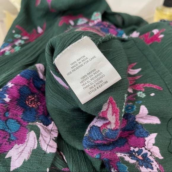 Altar’d State Floral Boho Cut Out Back Tunic Green Size Small - Picture 11 of 11